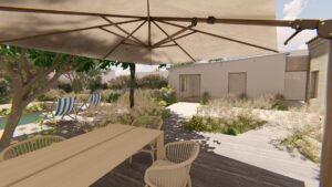 Terrasse en bois sous un grand parasol beige, avec une table de salle à manger et vue sur un jardin luxuriant, des chaises longues bleues et blanches près d'un bassin.